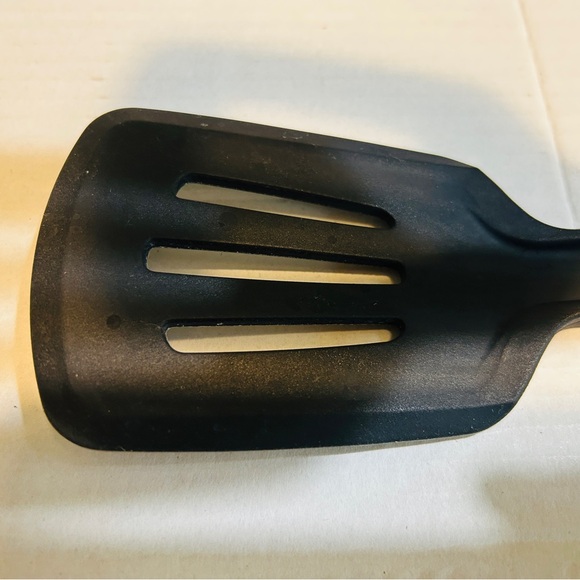 Pampered Chef spatula tongs. New condition. - Picture 5 of 6